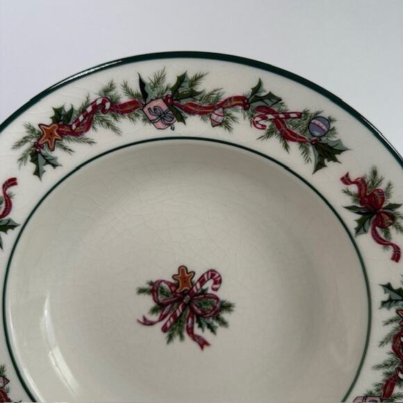 The Cellar O'Tannenbaum, 1 Large Rim Soup Bowl, Holly & Ribbon Border Christmas - Picture 13 of 13